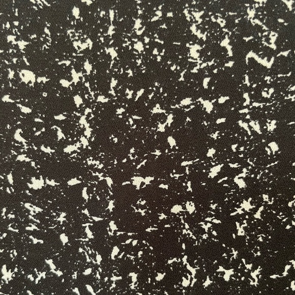 Mossimo Sleeveless Blouse - Picture 3 of 4